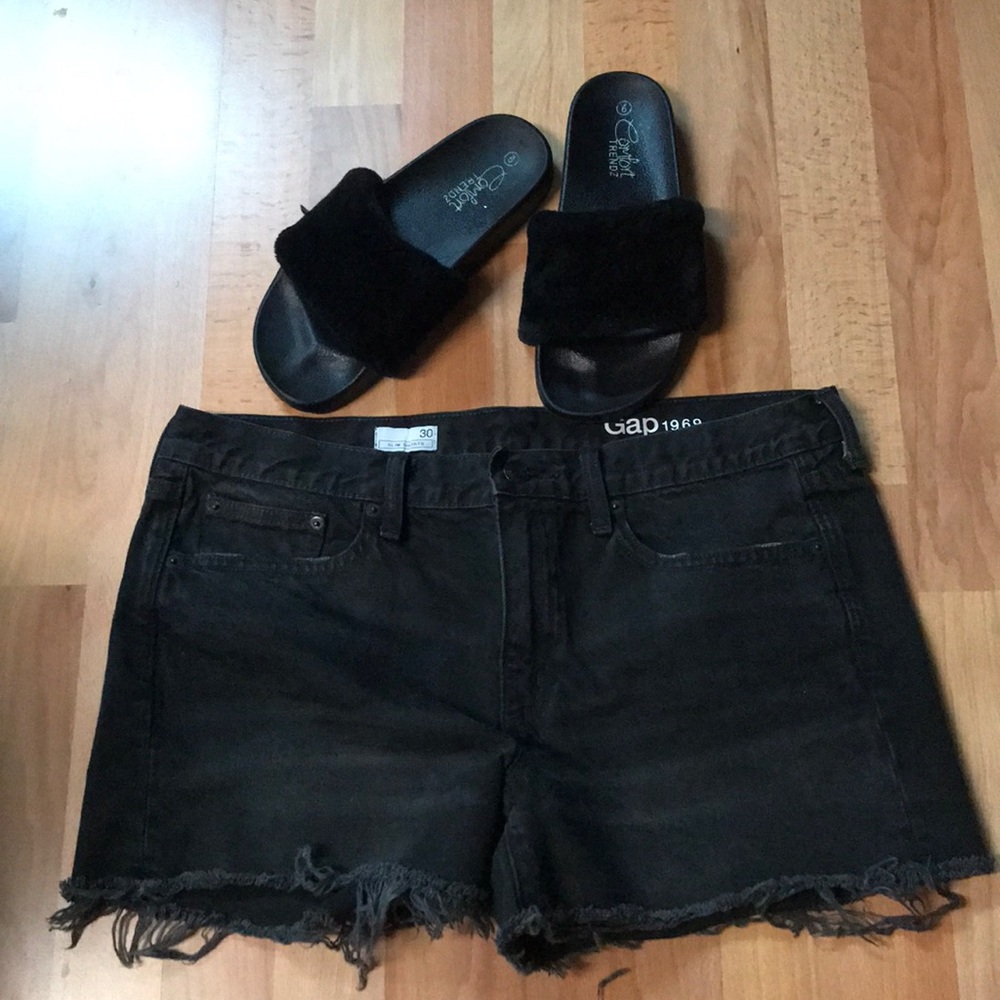 Gap Black Denim slim shorts